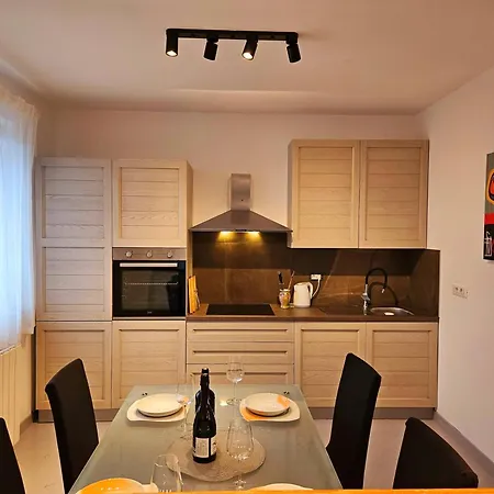 Apartment Mak *