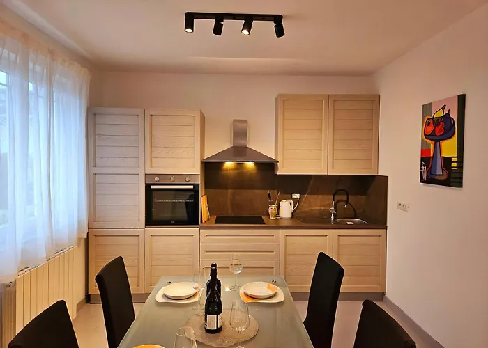 Apartment Mak *